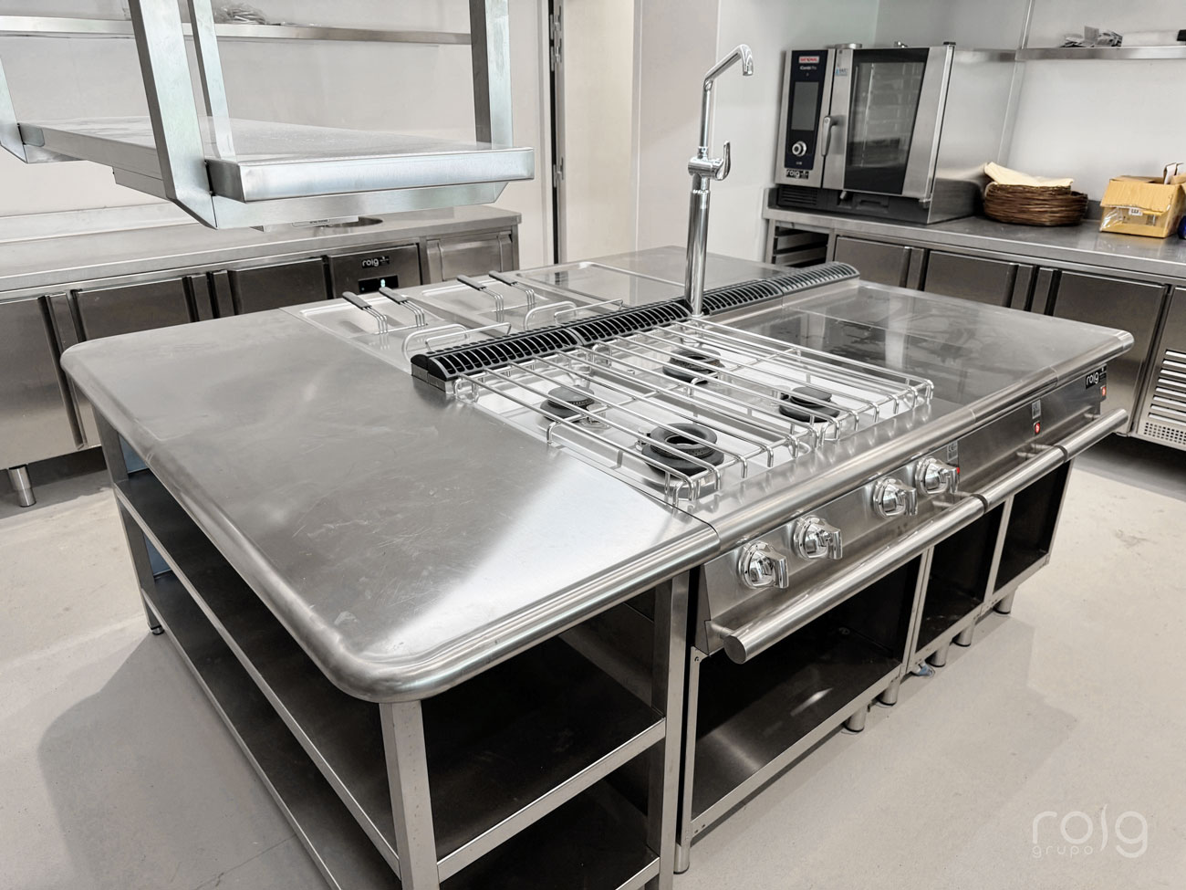 Horno Rational iCombi Pro en cocina de hotel.