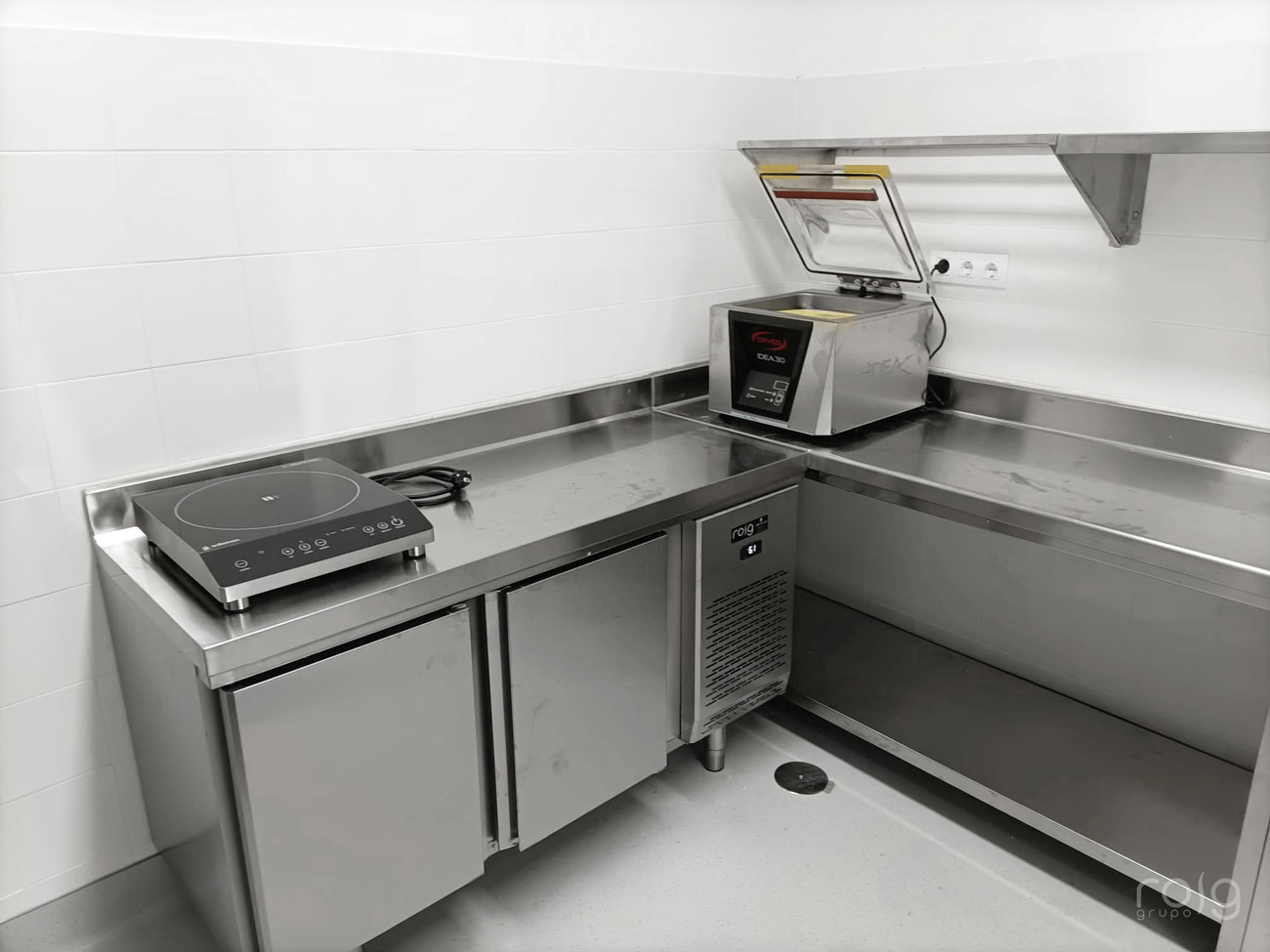 Envasadora al vacío Orved en cocina profesional de Malditas Fritas.