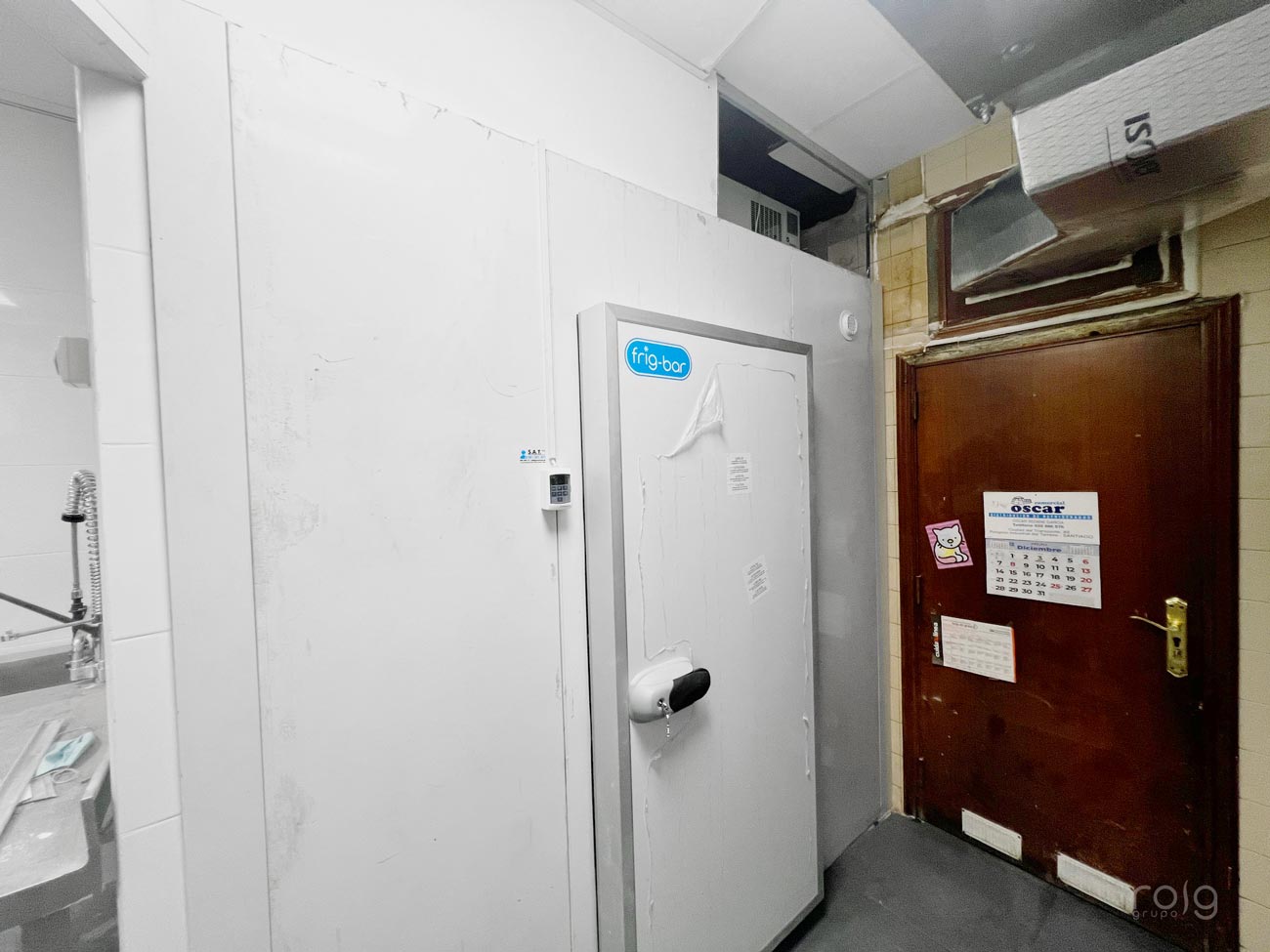 Cámara frigorífica Intarcon instalada por Grupo Roig para cocinas profesionales.